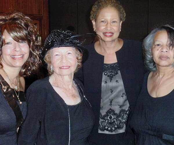 Sharon, Jeanie, and Vivian with their mom Peggy.