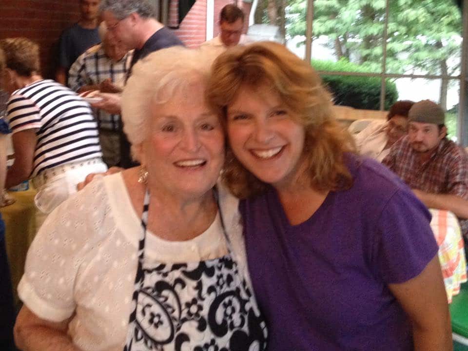 Dorothy Melnick with granddaughter Sue Peschin.